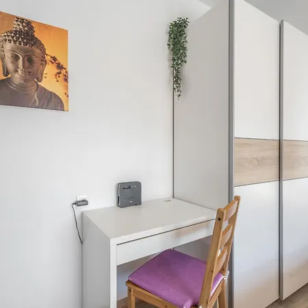 Centrico Atico Con Terraza Privada アパート アロナ