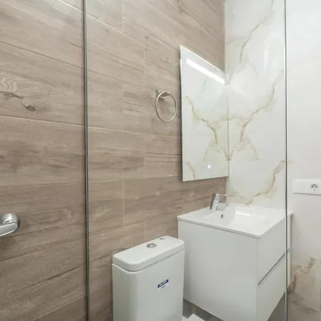 アパート Centrico Atico Con Terraza Privada アロナ